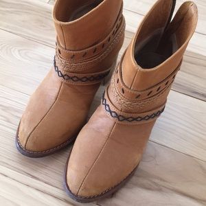 Beautiful Leather Boots 7